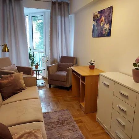 APART- salon z aneksem kuchenym, 2 sypialnie, łazienka-2